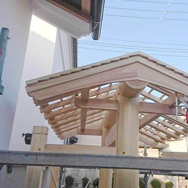 古い家屋を修理する